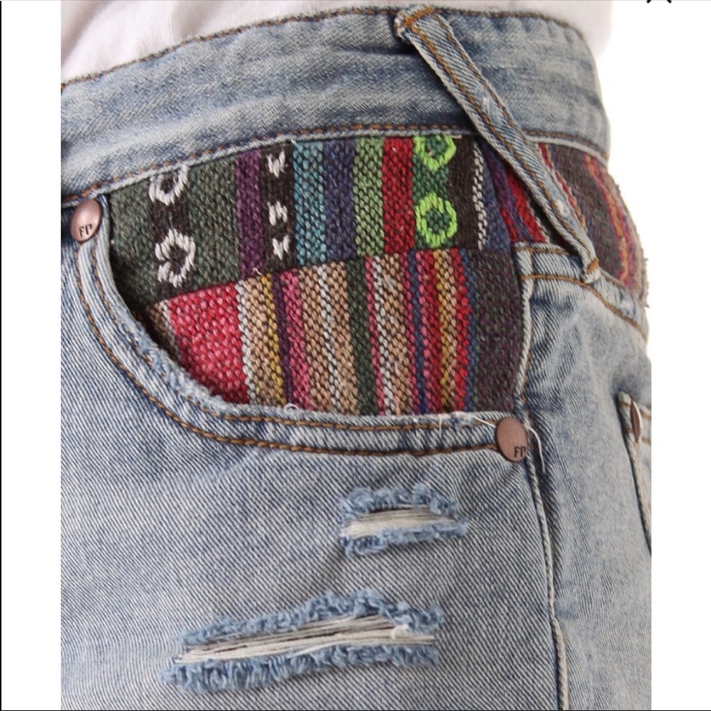 Free People Distressed denim Rugged Baja Shorts Size 26 - Picture 6 of 16